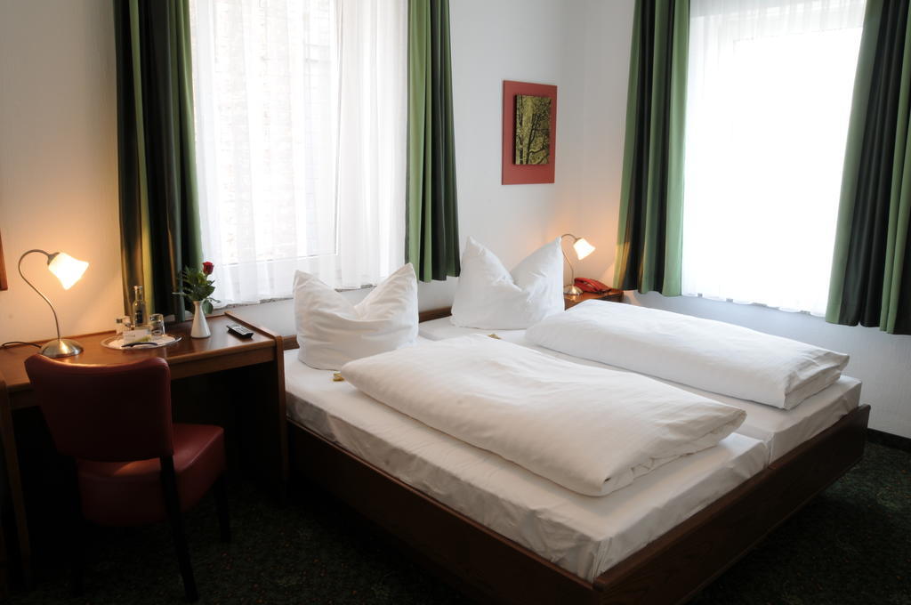 Hotel Zur Traube Velbert Habitación foto