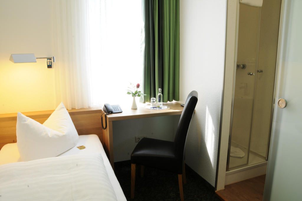 Hotel Zur Traube Velbert Habitación foto